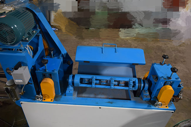 5-9機(jī)械調(diào)直機(jī)-信連成