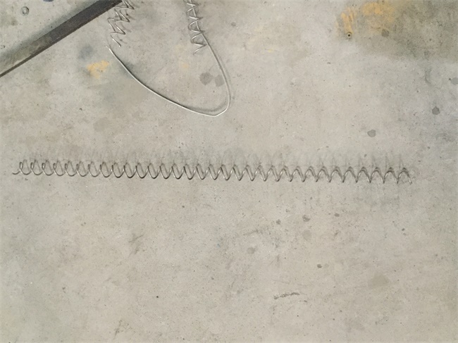 倉儲(chǔ)籠專用彈簧打圈機(jī)-信連成