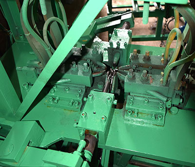 信連成鏈條焊接機(jī)