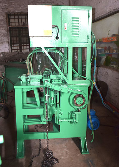 信連成鏈條焊接機(jī)